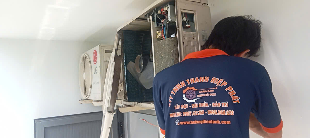 Hướng Dẫn Vệ Sinh Máy Lạnh Tại Nhà Đúng Cách